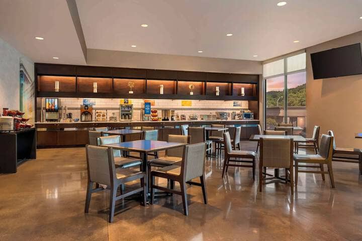 Breakfast area