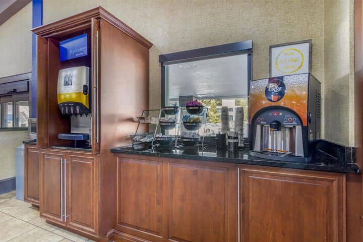 Breakfast area
